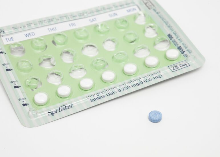 Package of combined oral contraceptive pills